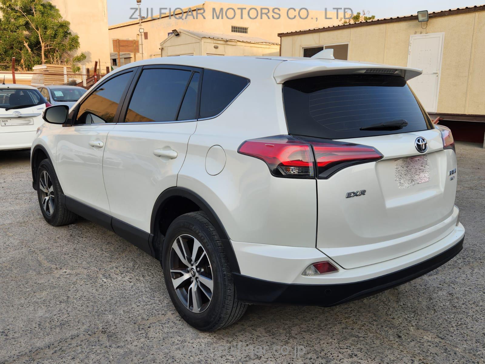 TOYOTA RAV-4 2018 Image 3