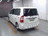 TOYOTA NOAH 2012 Image 2