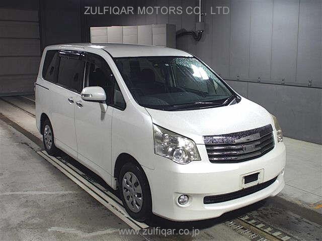 TOYOTA NOAH 2012 Image 1