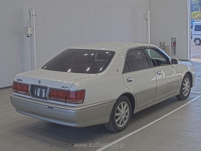 TOYOTA CROWN 2002 Image 2