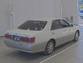 TOYOTA CROWN 2002 Image 2