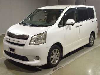 TOYOTA NOAH 2010 Image 1