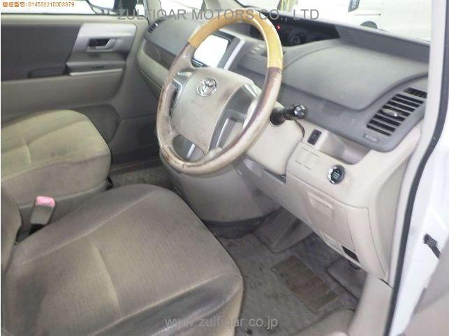 TOYOTA NOAH 2010 Image 3
