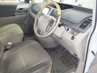 TOYOTA NOAH 2010 Image 3