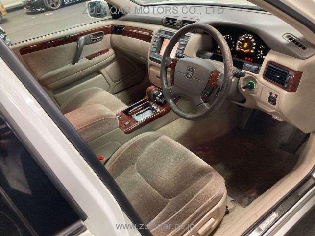 TOYOTA CROWN 2001 Image 3