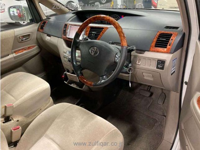 TOYOTA NOAH 2005 Image 3