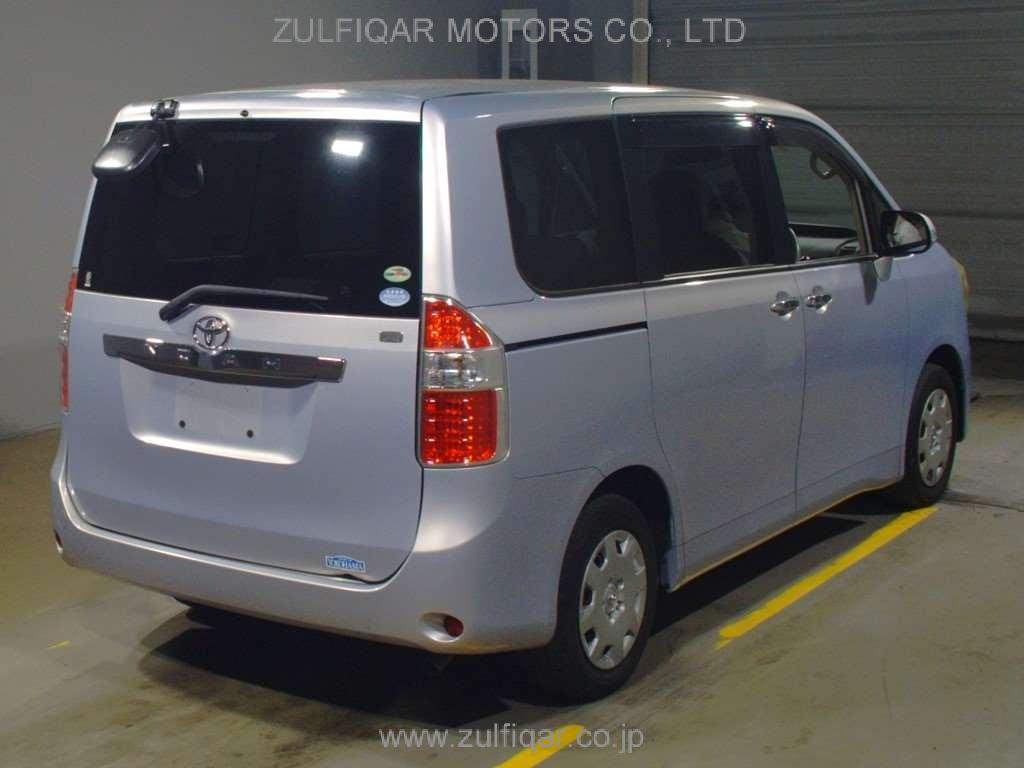 TOYOTA NOAH 2009 Image 2