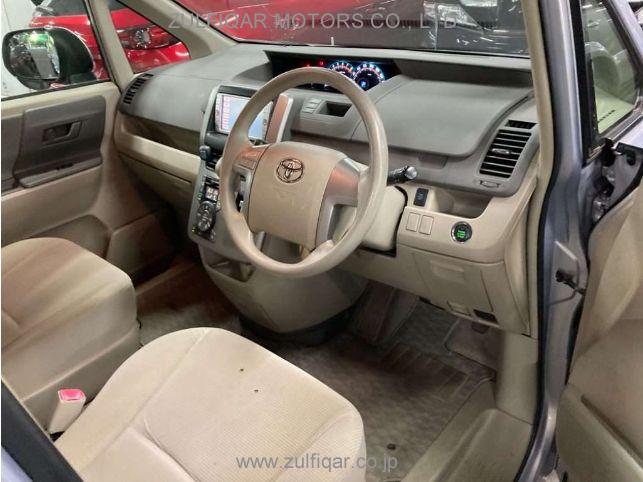 TOYOTA NOAH 2009 Image 3