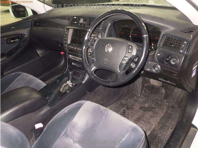 TOYOTA CROWN 2004 Image 3