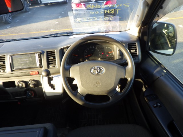 TOYOTA HIACE 2015 Image 27