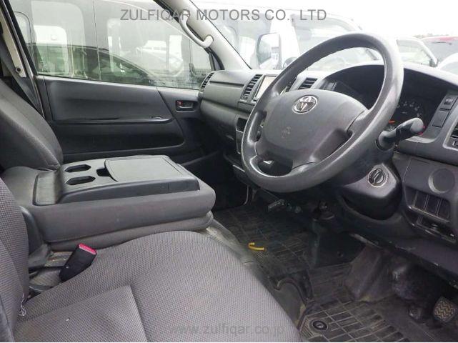 TOYOTA HIACE 2015 Image 5