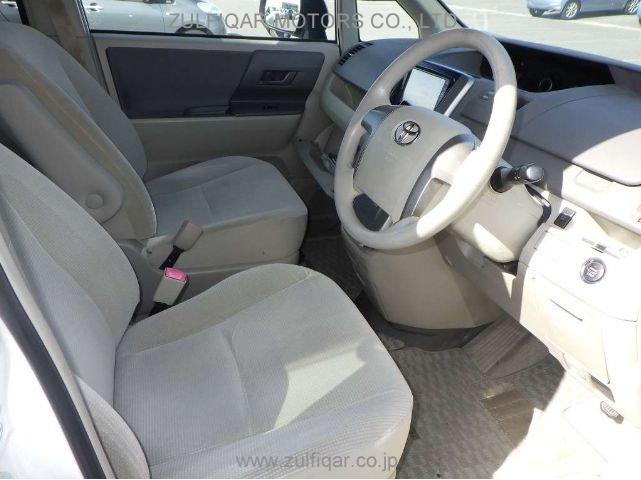 TOYOTA NOAH 2007 Image 3