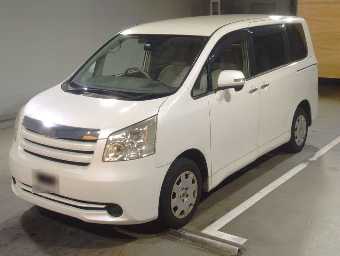 TOYOTA NOAH 2010 Image 1