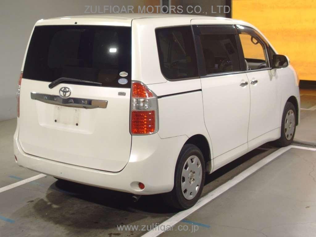 TOYOTA NOAH 2010 Image 2
