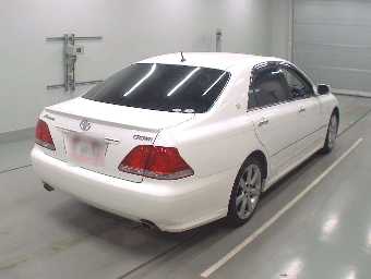 TOYOTA CROWN 2005 Image 2
