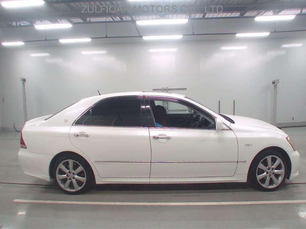 TOYOTA CROWN 2005 Image 3