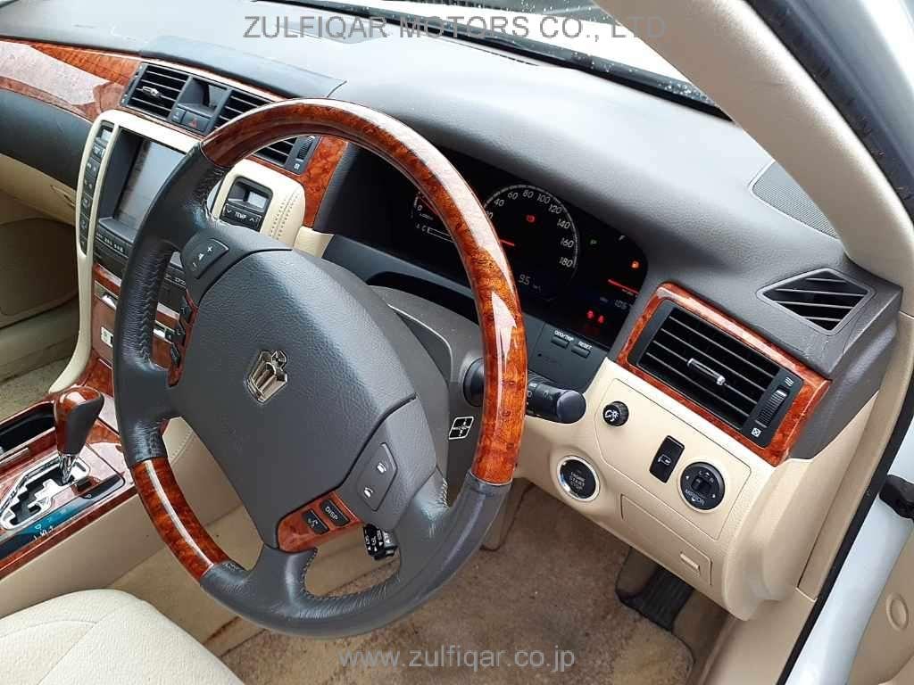 TOYOTA CROWN 2006 Image 7