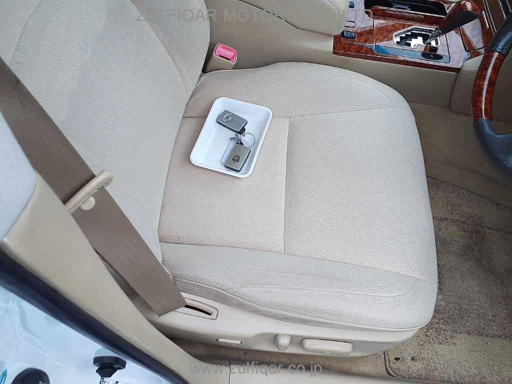 TOYOTA CROWN 2006 Image 8