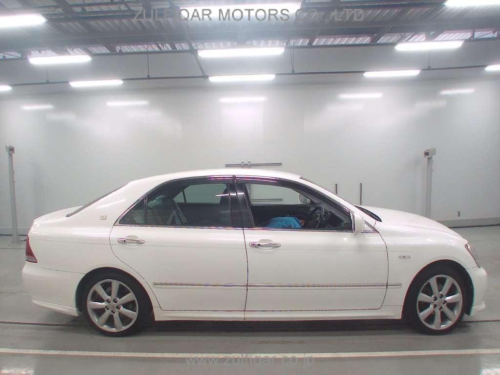 TOYOTA CROWN 2005 Image 3