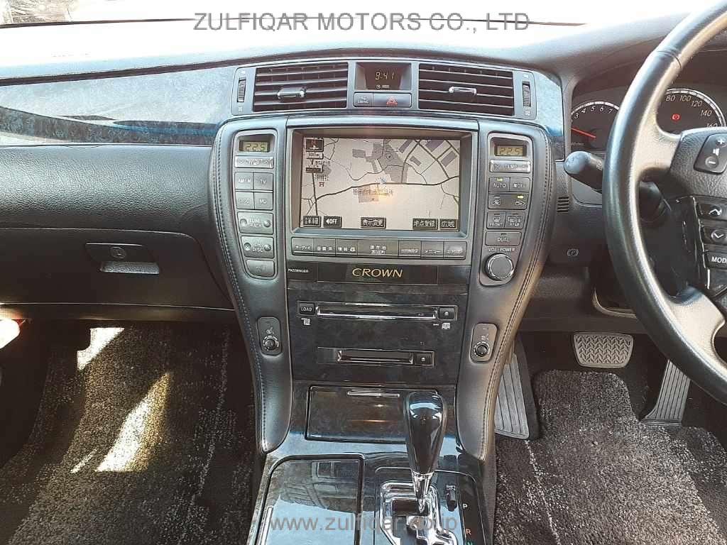 TOYOTA CROWN 2005 Image 9