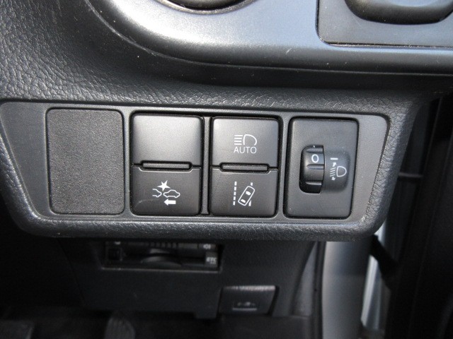 TOYOTA COROLLA FIELDER 2017 Image 22