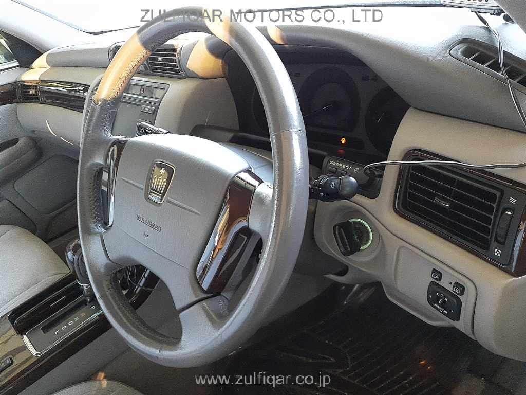 TOYOTA CROWN 2002 Image 7