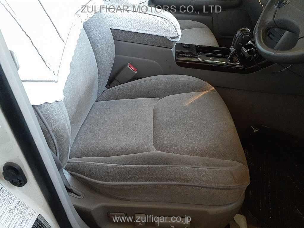 TOYOTA CROWN 2002 Image 8