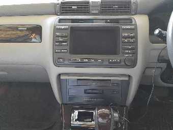 TOYOTA CROWN 2002 Image 8