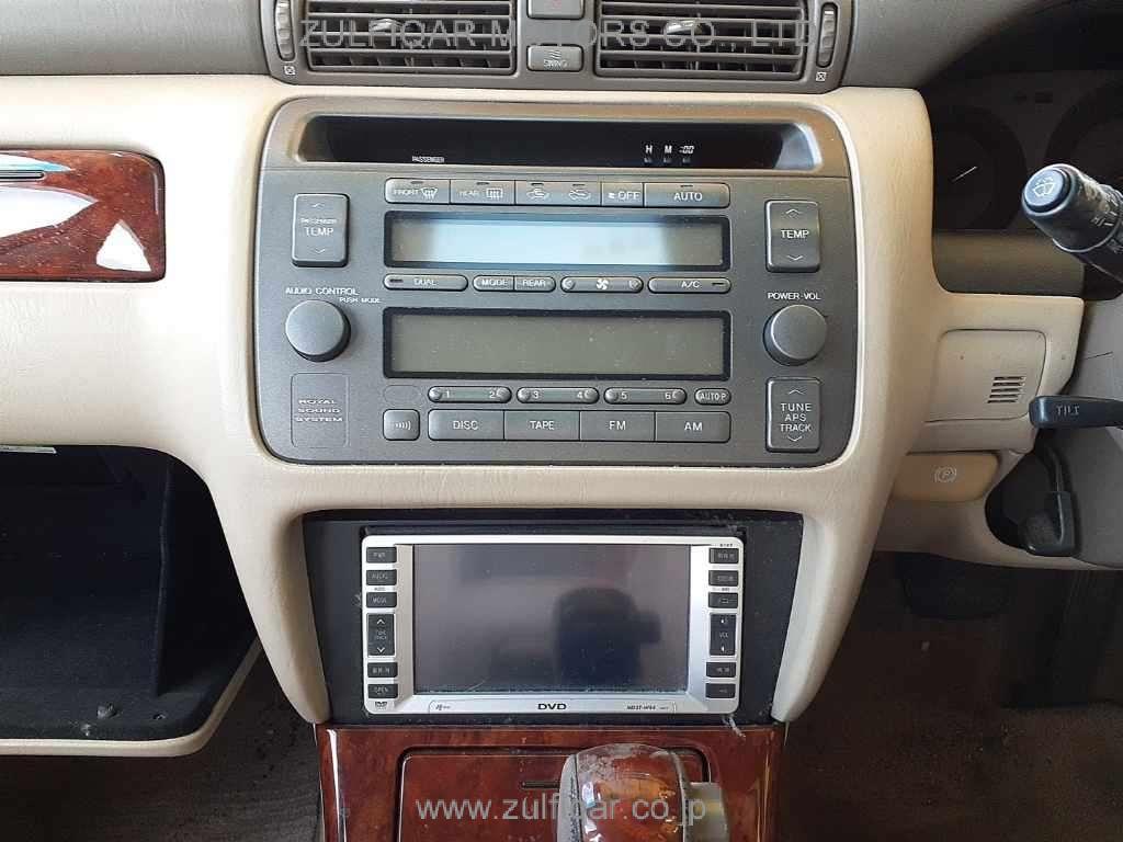 TOYOTA CROWN 1999 Image 9