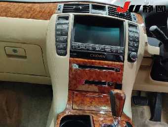 TOYOTA CROWN 2005 Image 7
