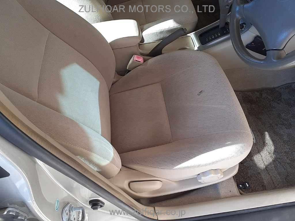 TOYOTA COROLLA 2005 Image 8