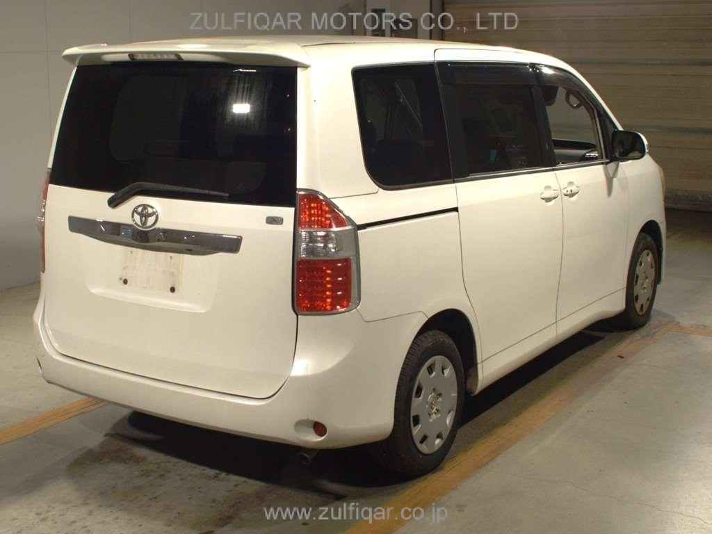 TOYOTA NOAH 2007 Image 2