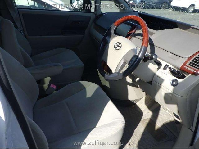 TOYOTA NOAH 2007 Image 3