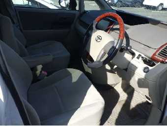 TOYOTA NOAH 2007 Image 3