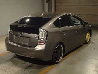 TOYOTA PRIUS 2011 Image 2