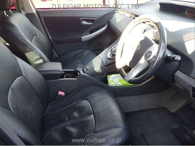 TOYOTA PRIUS 2011 Image 3