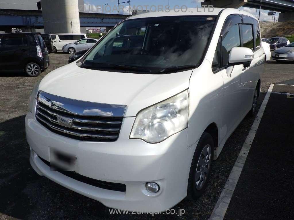 TOYOTA NOAH 2011 Image 1