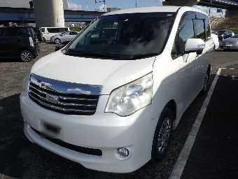 TOYOTA NOAH 2011 Image 1