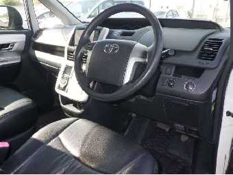 TOYOTA NOAH 2011 Image 3