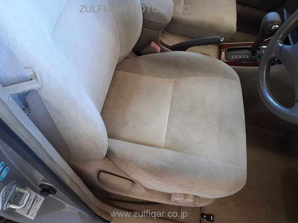 TOYOTA COROLLA 2001 Image 8