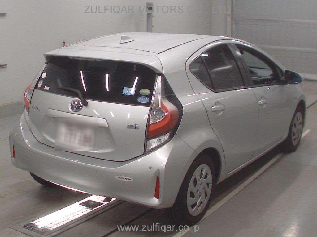 TOYOTA AQUA 2018 Image 2