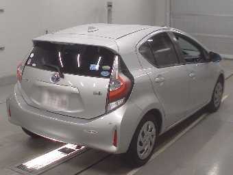 TOYOTA AQUA 2018 Image 2