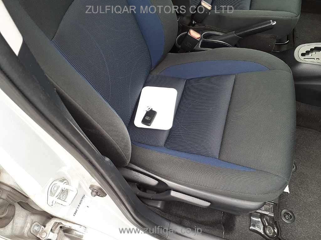 TOYOTA AQUA 2018 Image 8