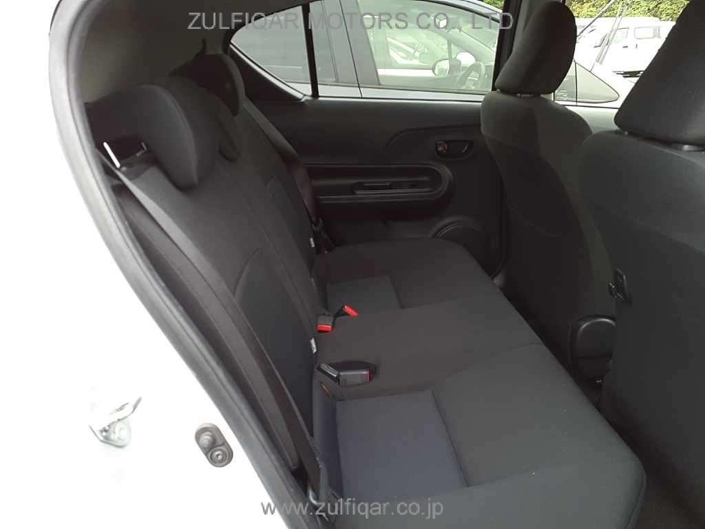 TOYOTA AQUA 2018 Image 10