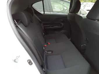 TOYOTA AQUA 2018 Image 8