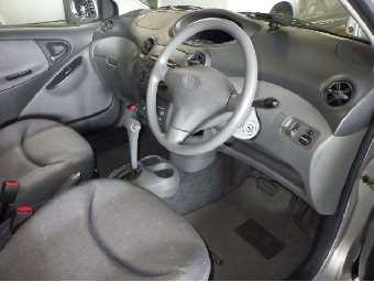TOYOTA VITZ 2000 Image 3