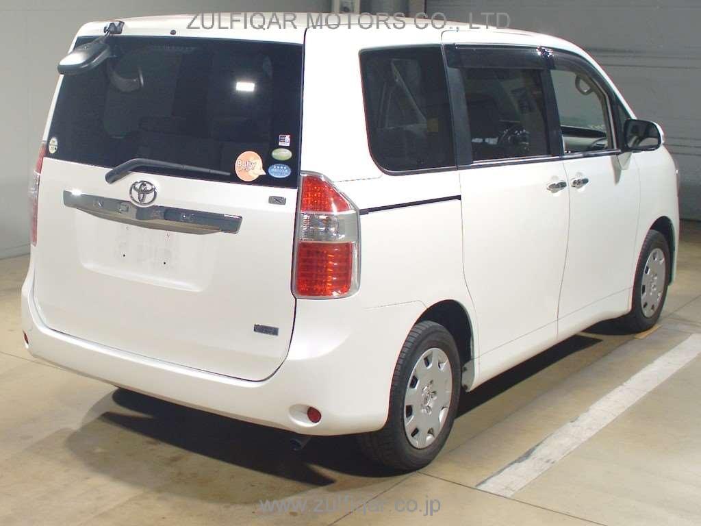 TOYOTA NOAH 2009 Image 2