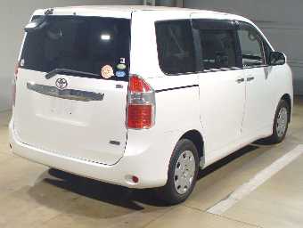 TOYOTA NOAH 2009 Image 2