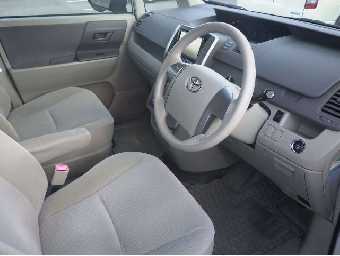 TOYOTA NOAH 2009 Image 3