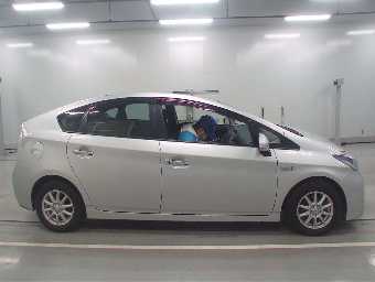 TOYOTA PRIUS PHV 2012 Image 3